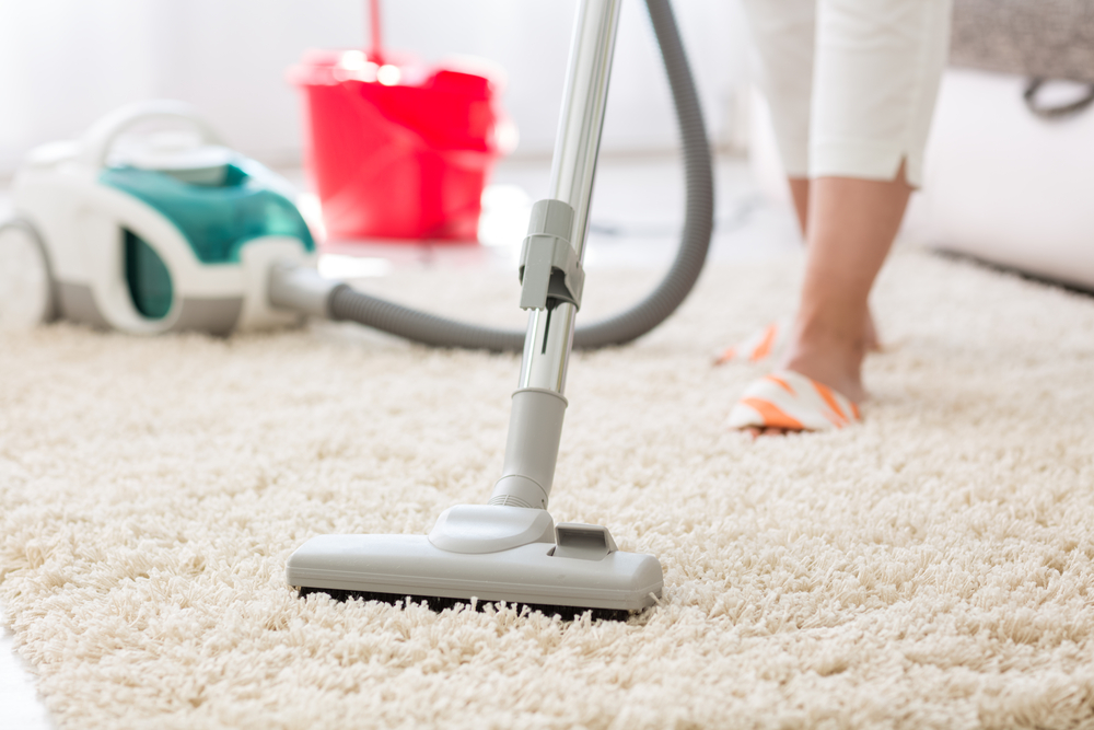 carpet cleaning with vacuum cleaner