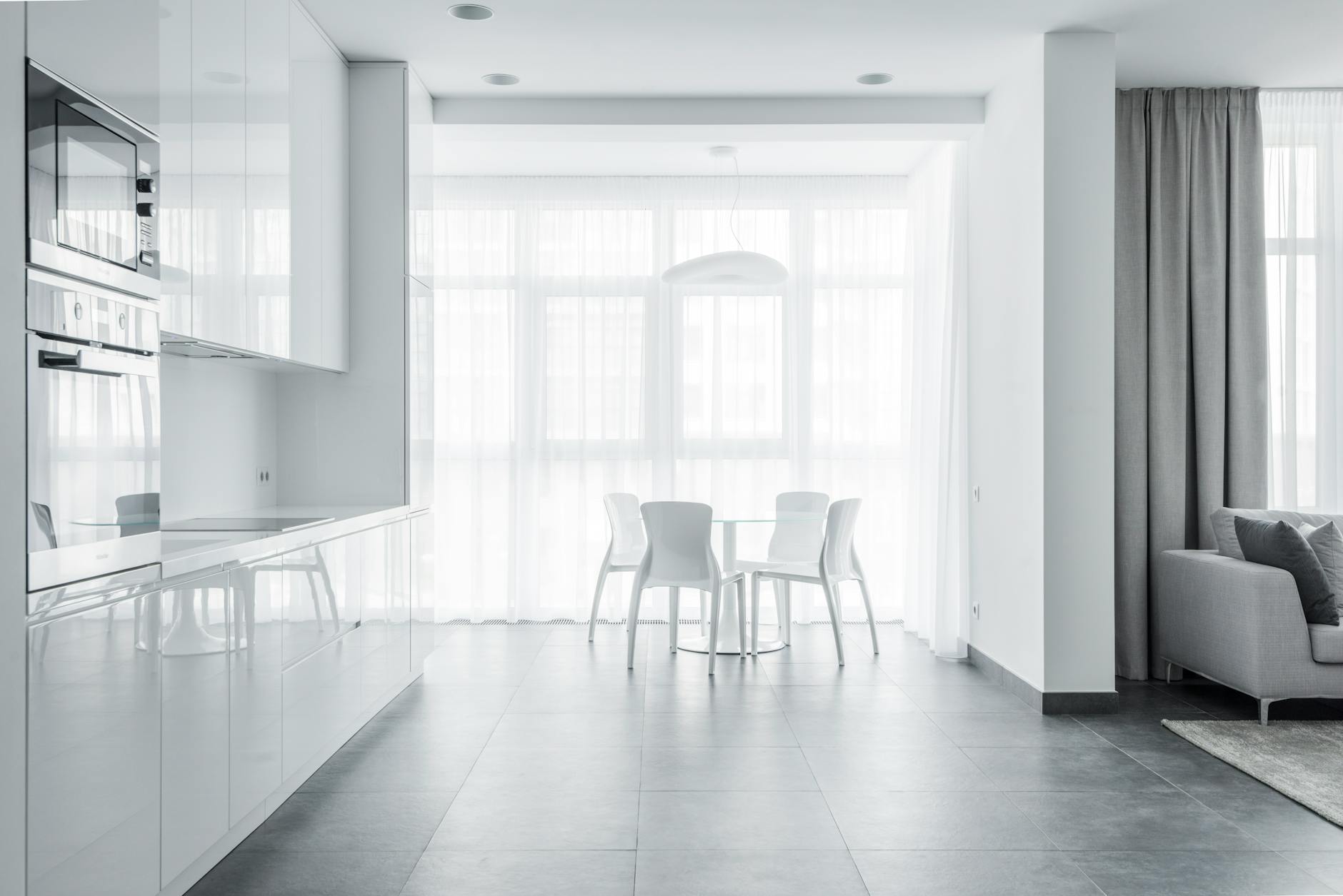 33 Easy Ways To Keep Your Home Cleaner in 2026