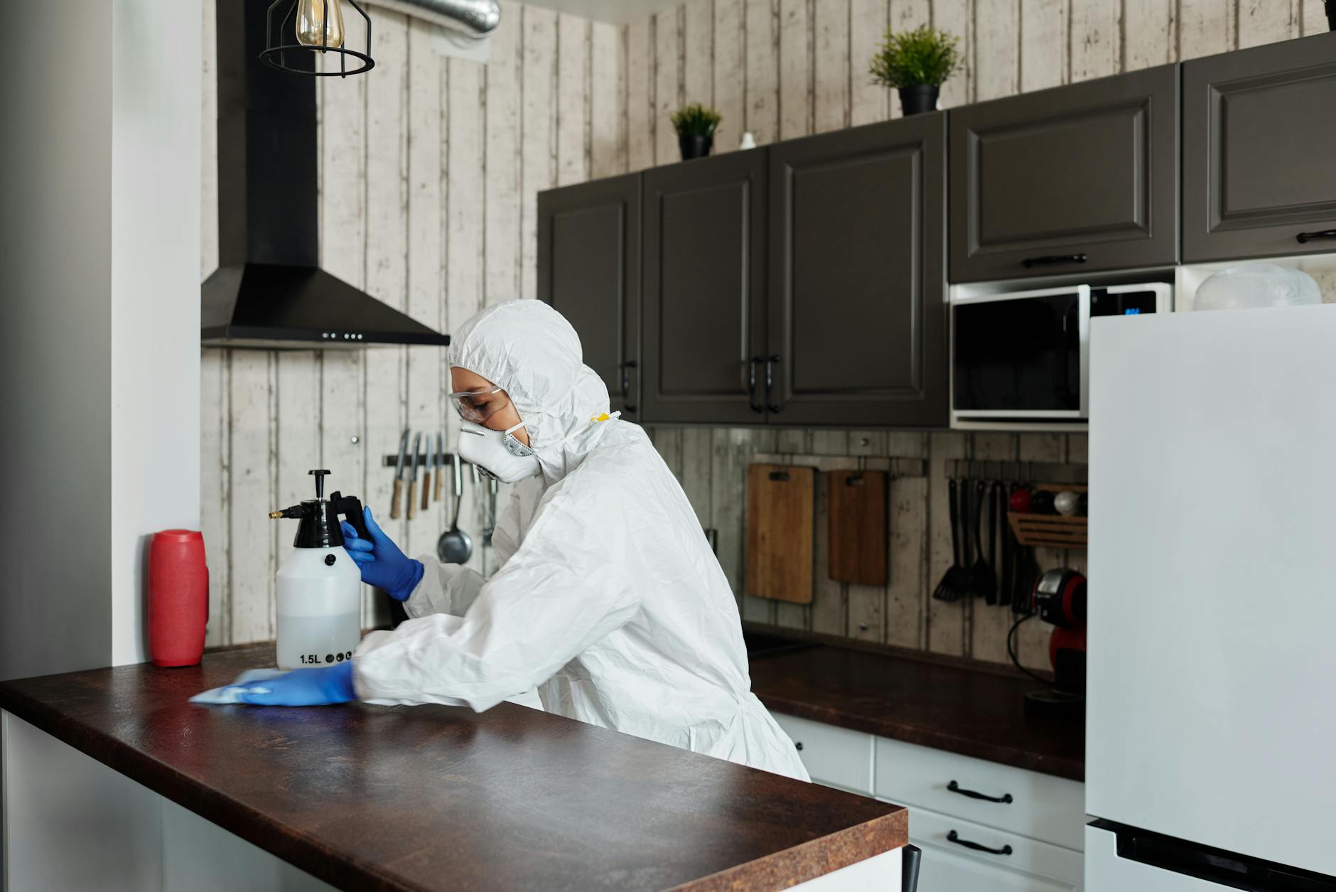 Cleaning Routine for Working Moms in Scottsdale: How to Keep Your Home Clean Without Burning Out