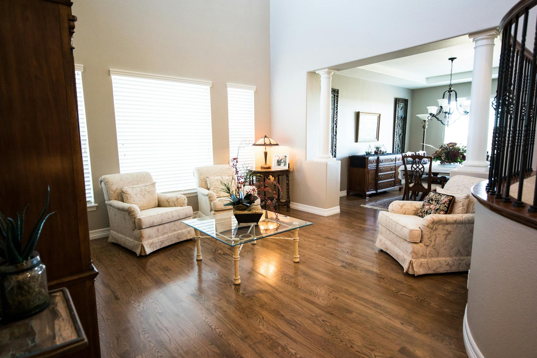 Holiday Hosting Cleaning Checklist for Glendale Homes
