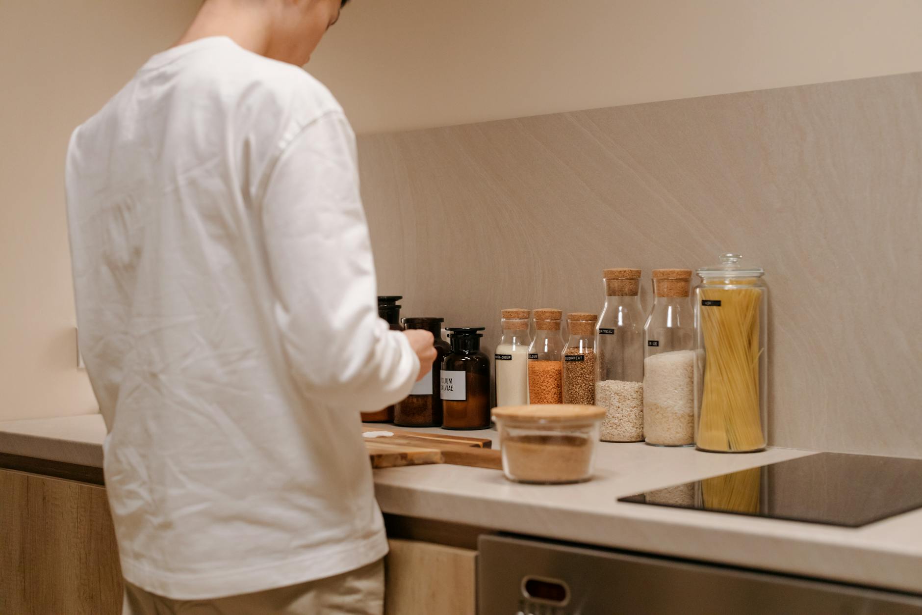 The Complete Apartment Cleaning Checklist (For Busy People)