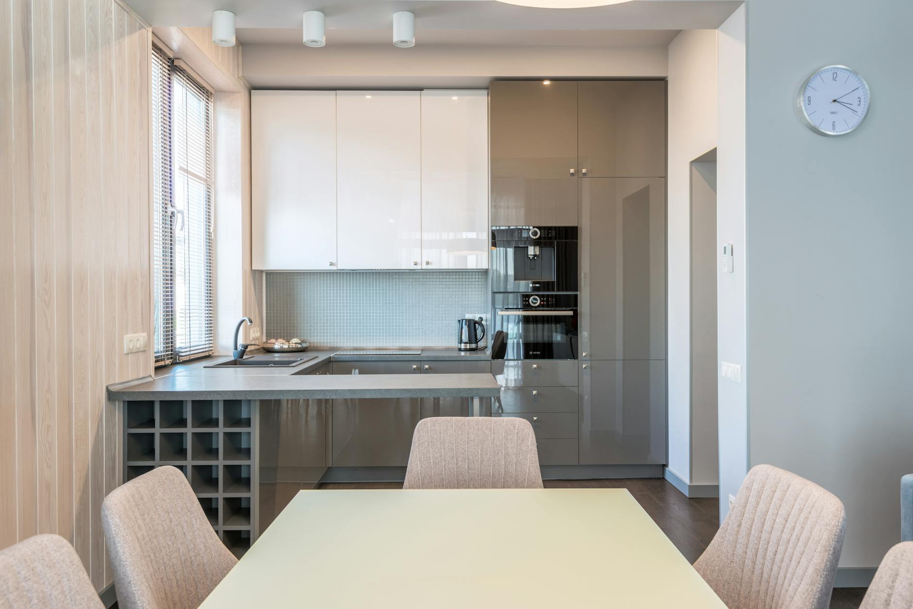 The Ultimate Room-by-Room Apartment Cleaning Checklist