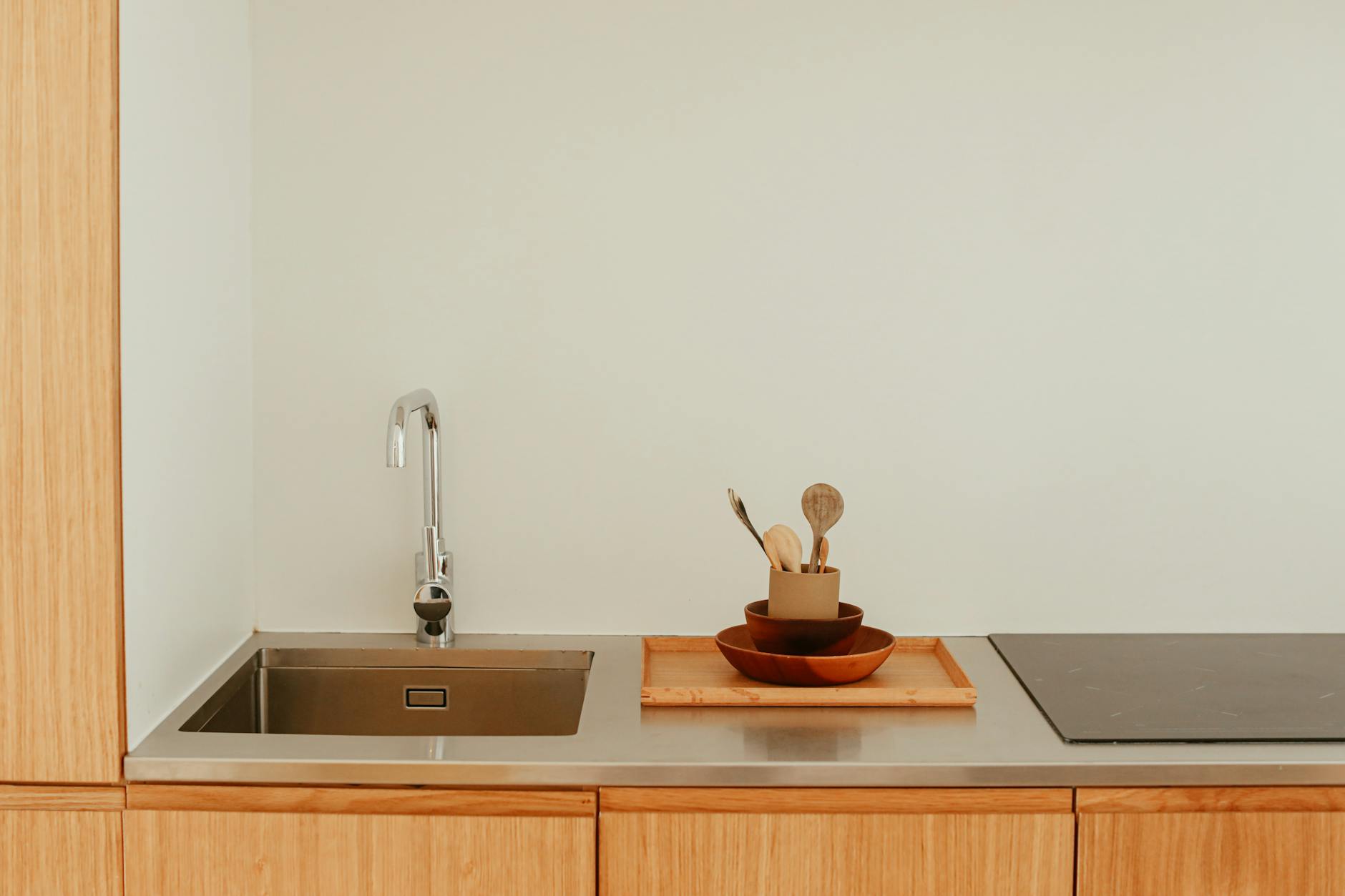 Comparison of Green vs Traditional Cleaners