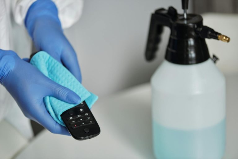 How to Clean a Microwave with Vinegar in Glendale: A Step-by-Step Guide