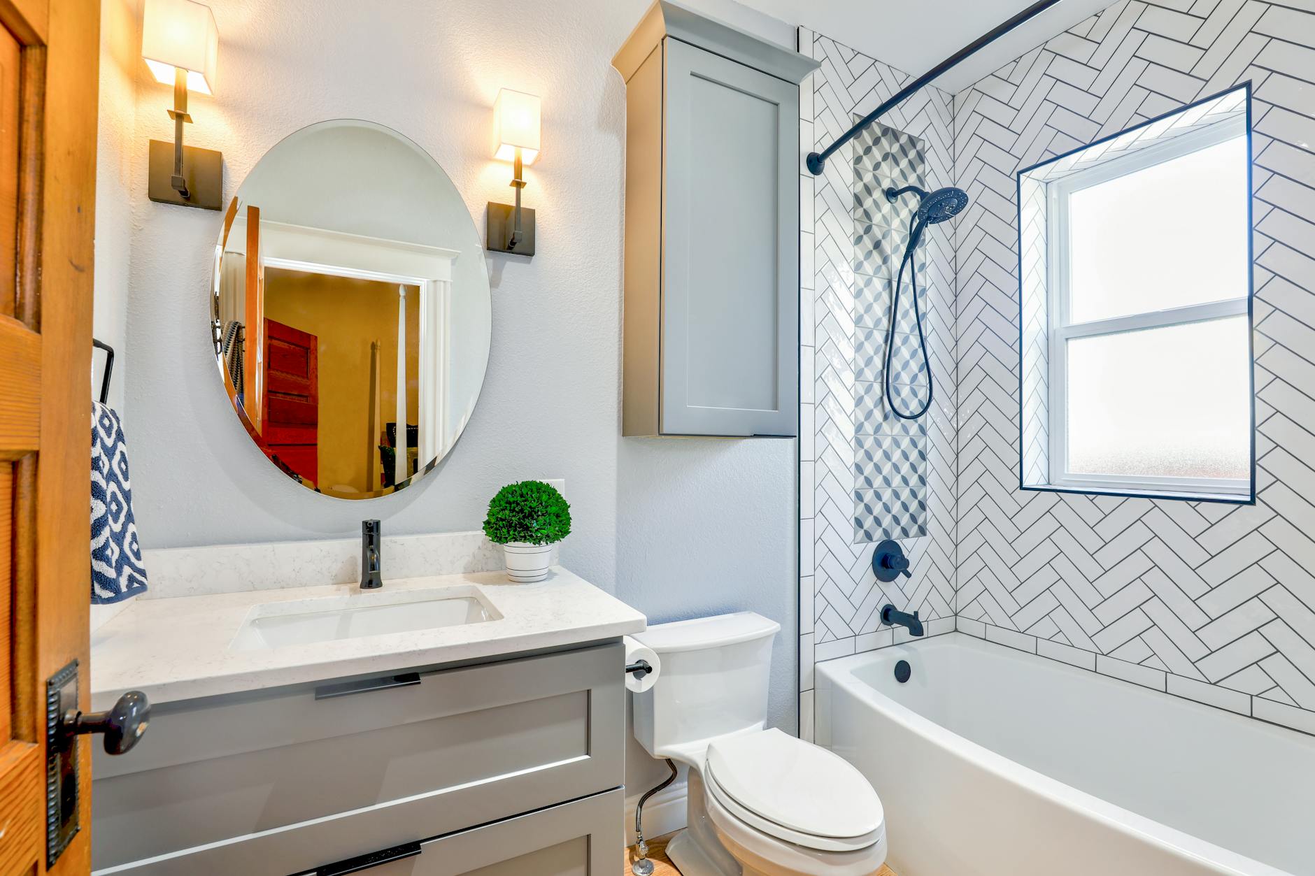 Professional Deep Clean vs. Regular Maid Service: What's the Difference?