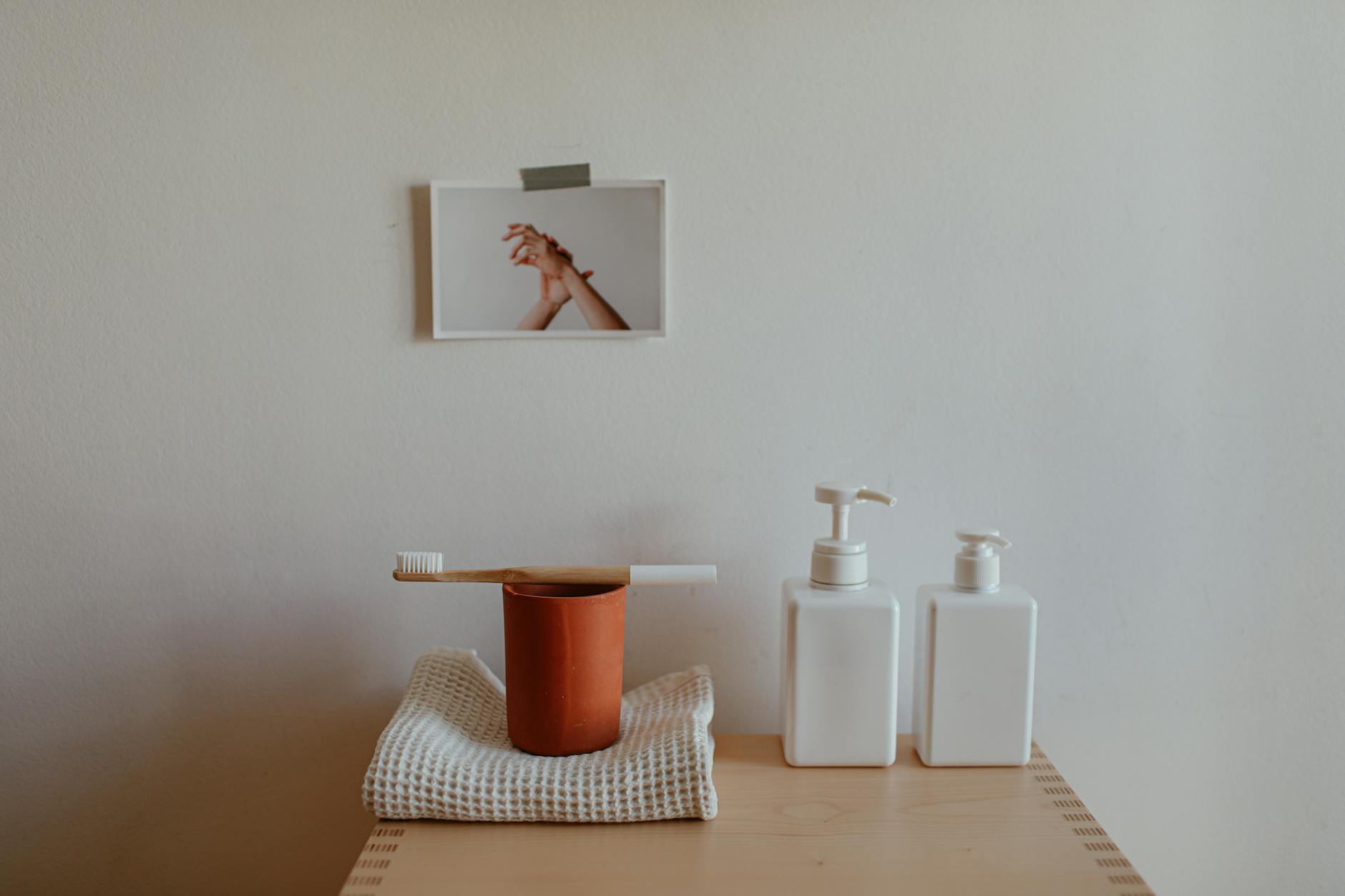 Quick Cleaning Hacks and Decluttering Tips for Busy Moms