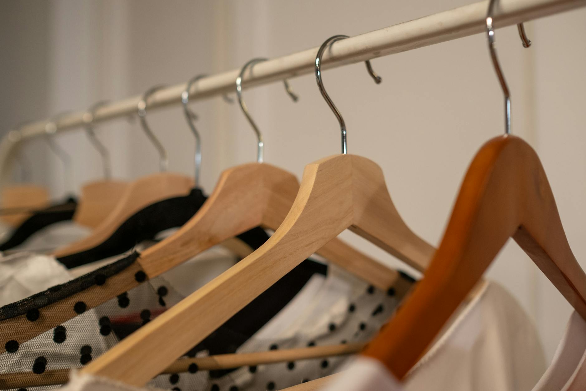 Realistic Cleaning Routines for Busy Moms: 10 Strategies That Actually Work