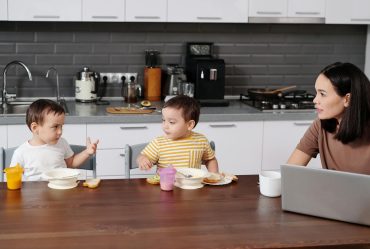 Weekly House Cleaning Routine for Busy Parents in Mesa