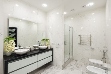 10 Ways to Keep Your Bathroom Spotless in San Tan Valley