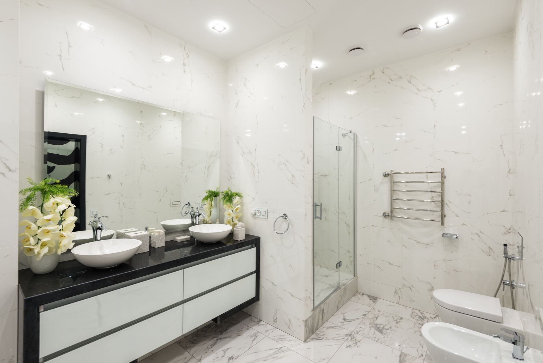 10 Ways to Keep Your Bathroom Spotless in San Tan Valley