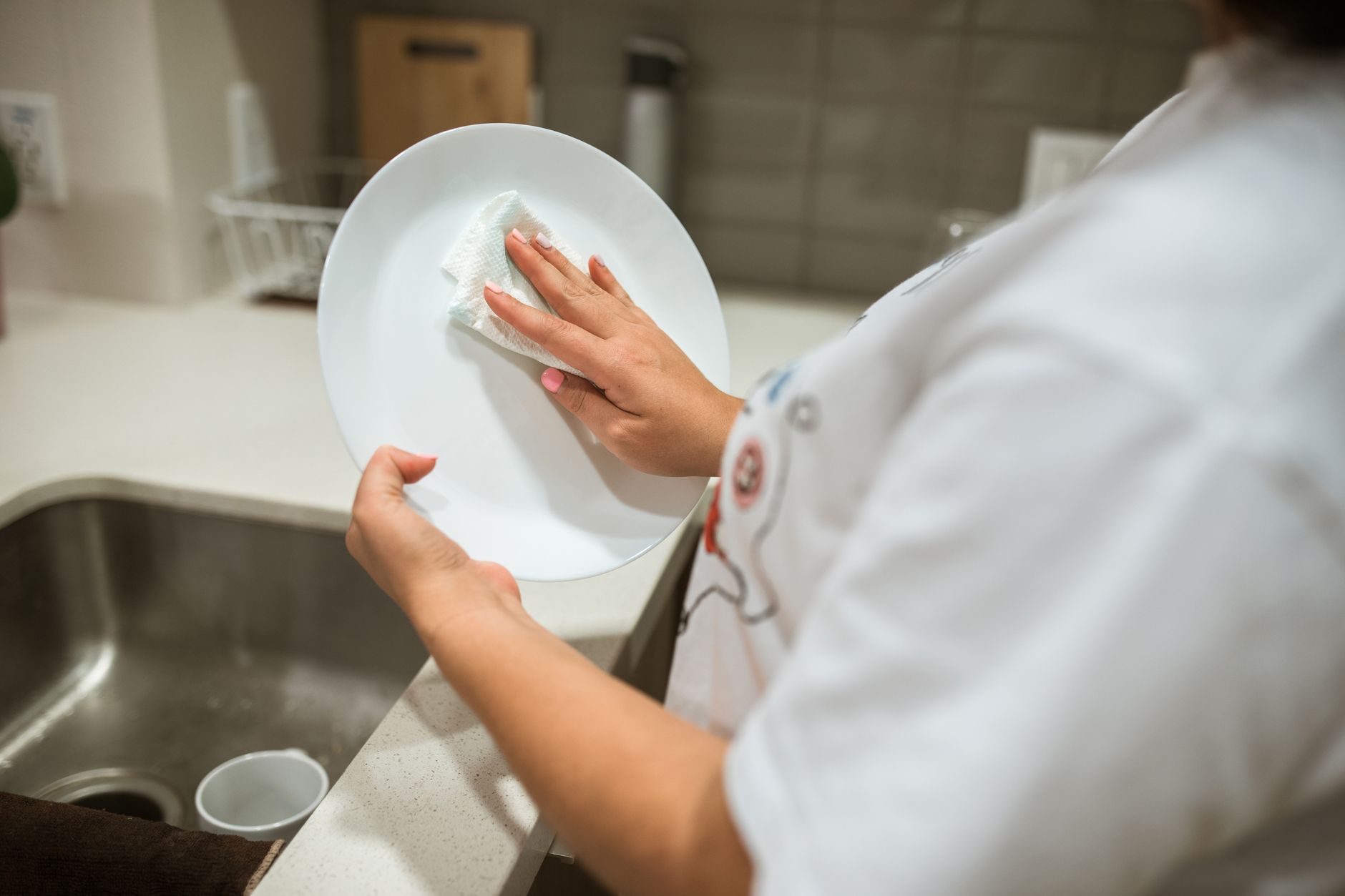 Apartment Cleaning Checklist for Phoenix Renters (Room-by-Room Guide)