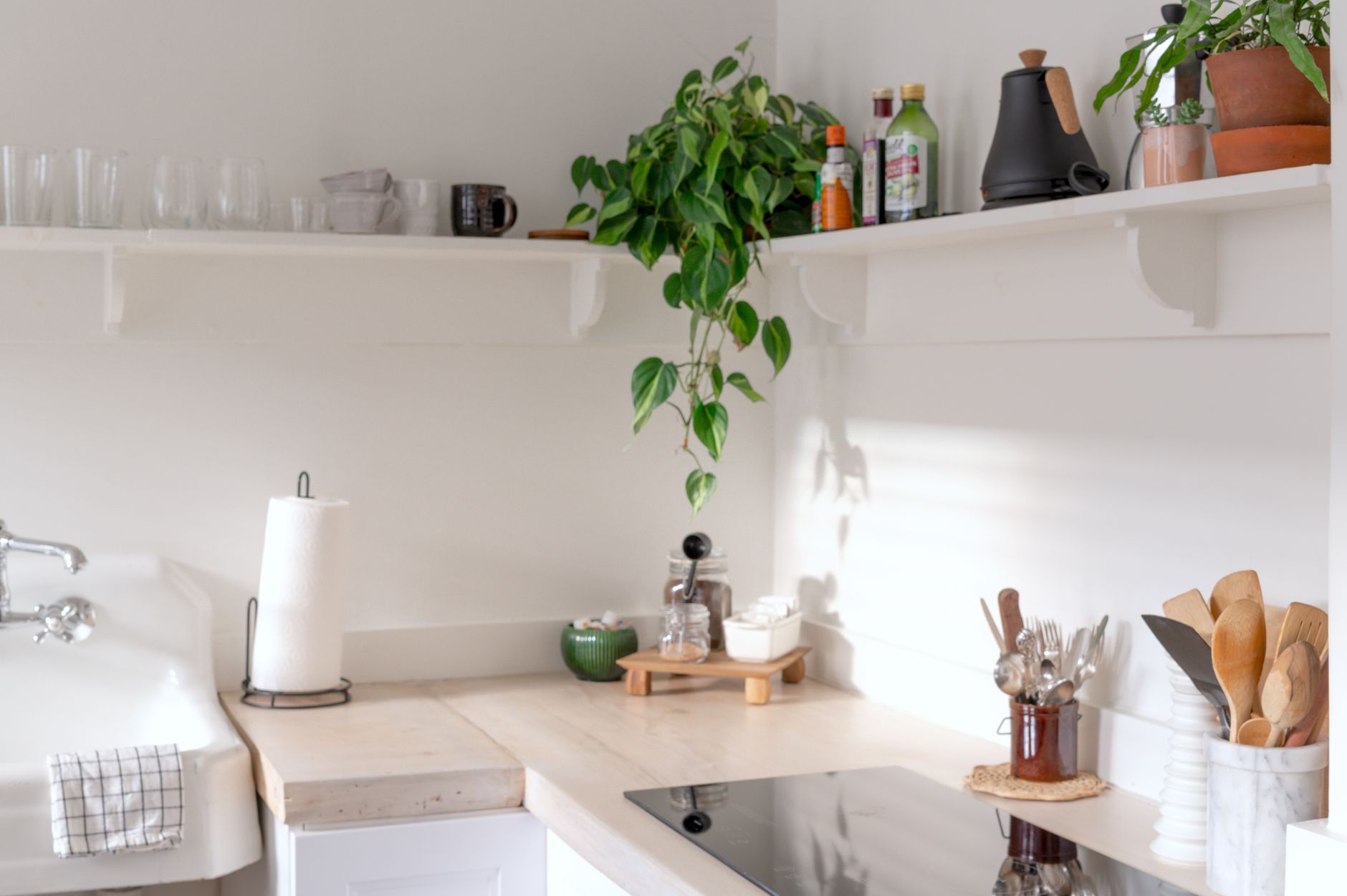 How to Deep Clean Your House: A Room-by-Room Guide