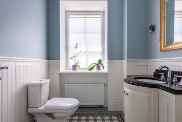 How to Deep Clean Your Bathroom: A Step-by-Step Guide
