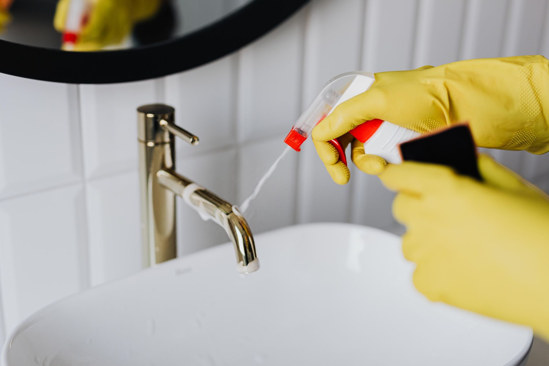 Best Cleaning Products Everyone Should Keep in Their Home