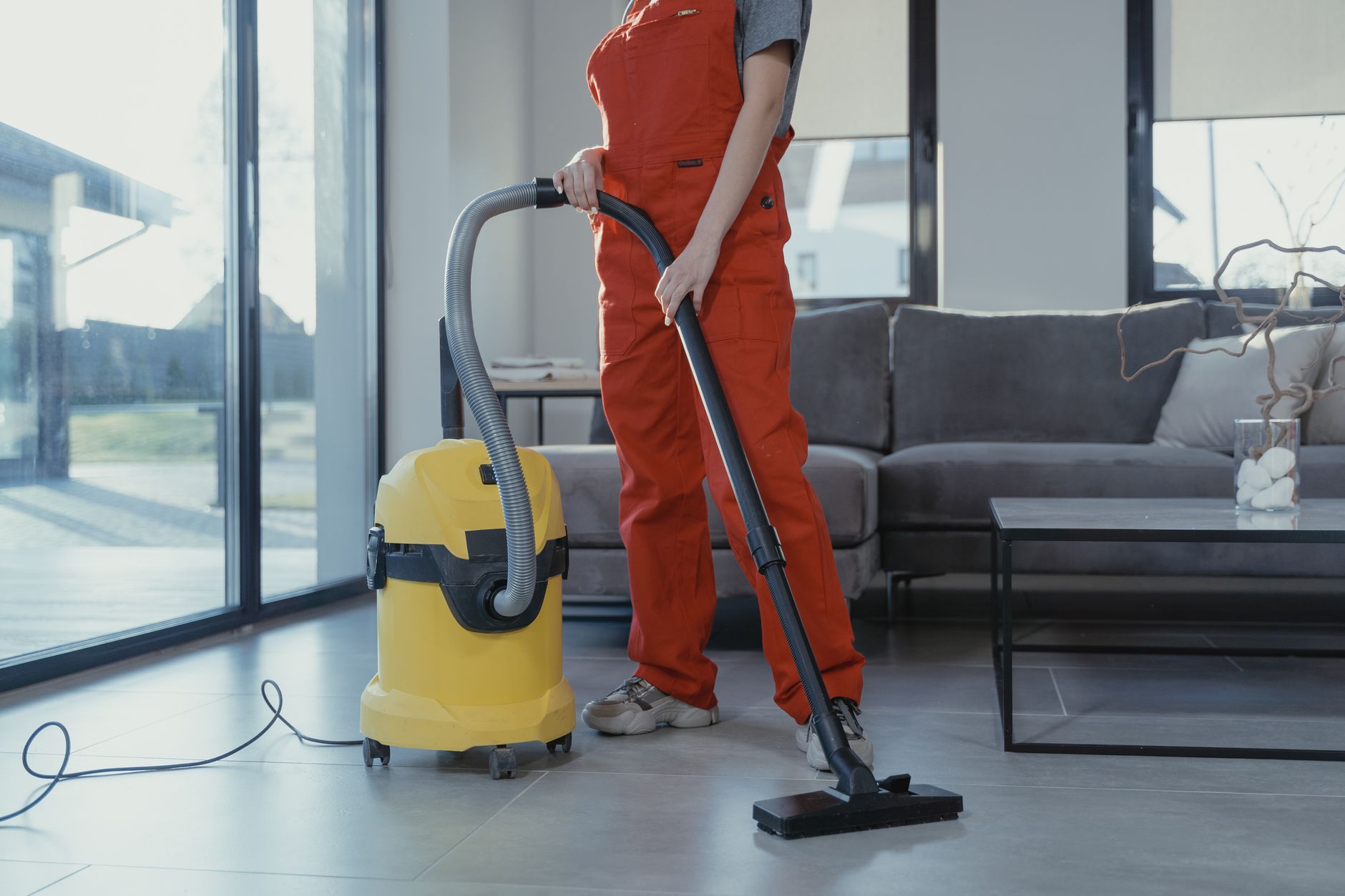 Steam Mop vs. Traditional Mop: Which Wins for Santa Fe Homes?