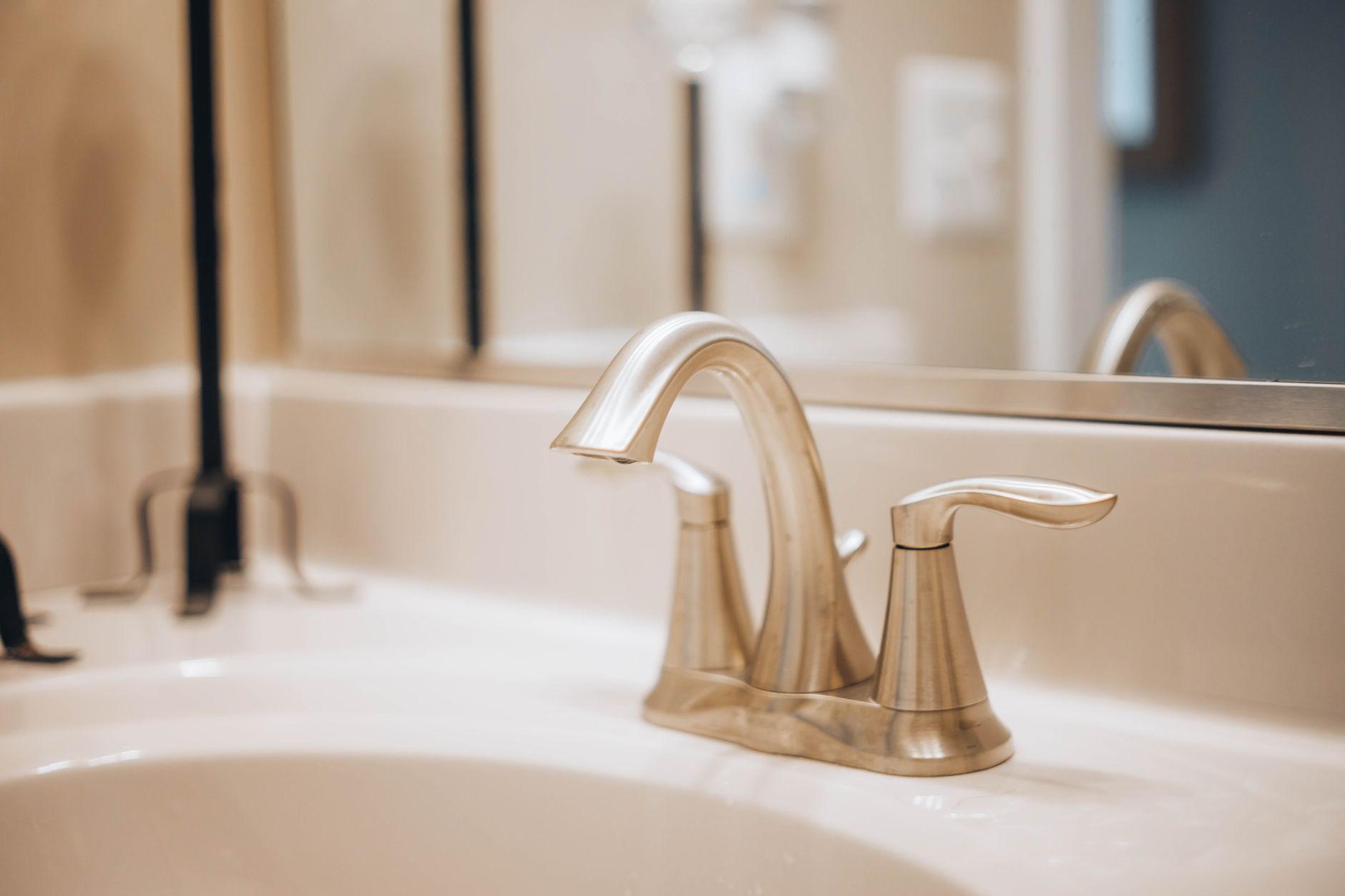What to Do When Cleaning Feels Overwhelming: 10 Practical Steps to Get Unstuck